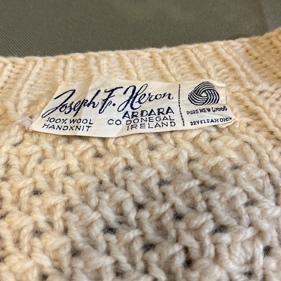 JOSEPH  F. HERON Hand Knitted 💯 % Wool   Womens SWEATER made in IRELAND - Picture 6 of 16